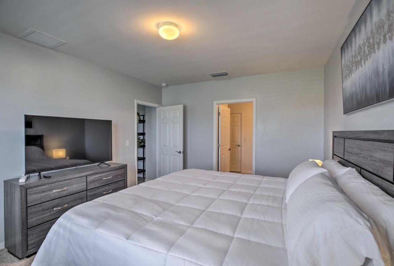 Modern Home With Heated Pool, 3 Mi To Beach Cape Coral Esterno foto