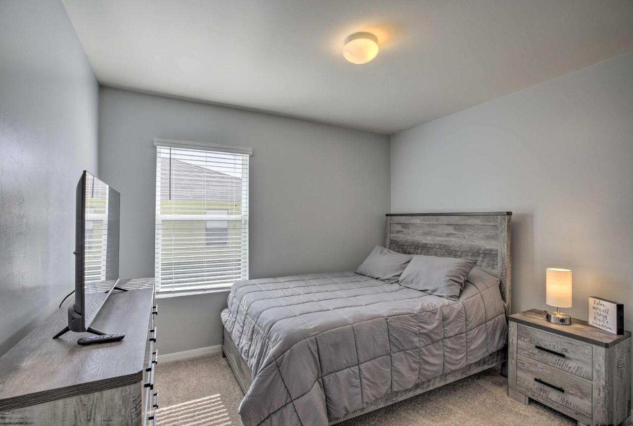 Modern Home With Heated Pool, 3 Mi To Beach Cape Coral Esterno foto