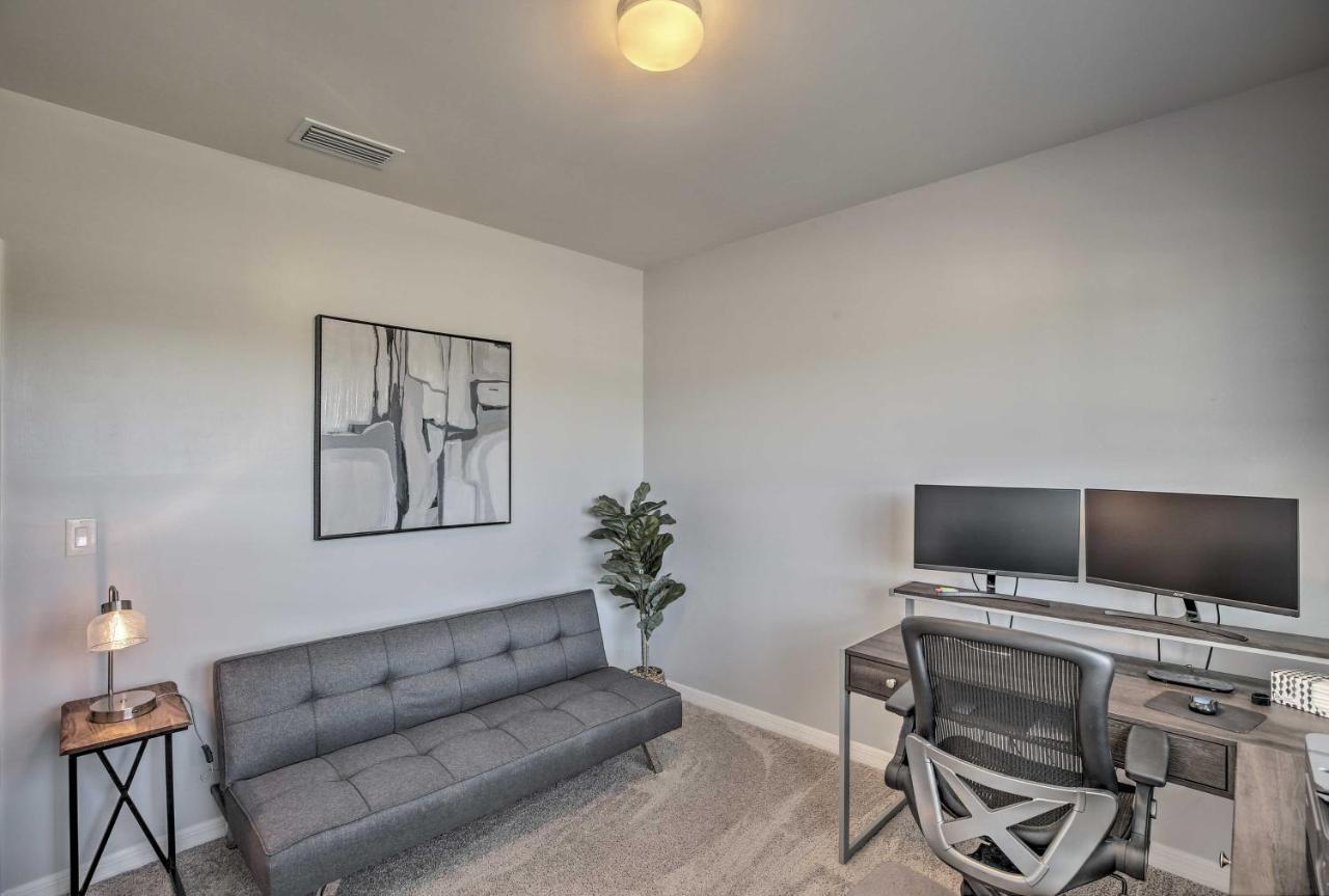 Modern Home With Heated Pool, 3 Mi To Beach Cape Coral Esterno foto